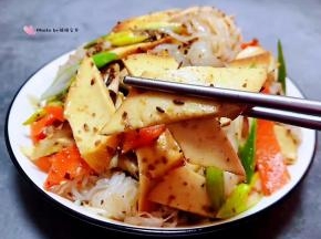 豆卷入口香浓混搭着辣椒油的香味让人回味无穷