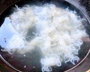 魔芋也是要在开水中烫一下吃起来更加干净