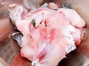 我用的纯鱼片，洗净沥干水份