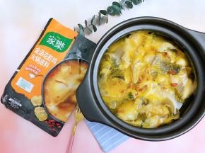 点个小酒精炉，边加热边吃全身都暖暖的
建议先盛一碗汤喝特别鲜哦