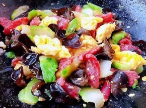 所有食材炒至入味即可出锅享用