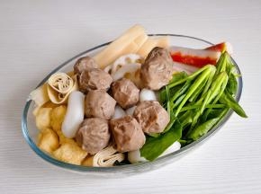 自己喜欢的食材都可以哈～洗净。