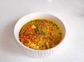 淋上热油搅匀。