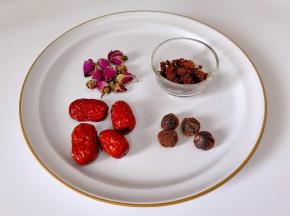 红糖玫瑰枣茶：