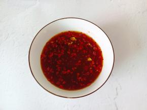 放清水半碗混合备用。