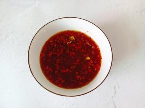 放清水半碗混合备用。