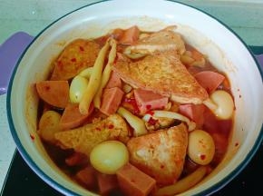 开大火炖煮到食材都入味。