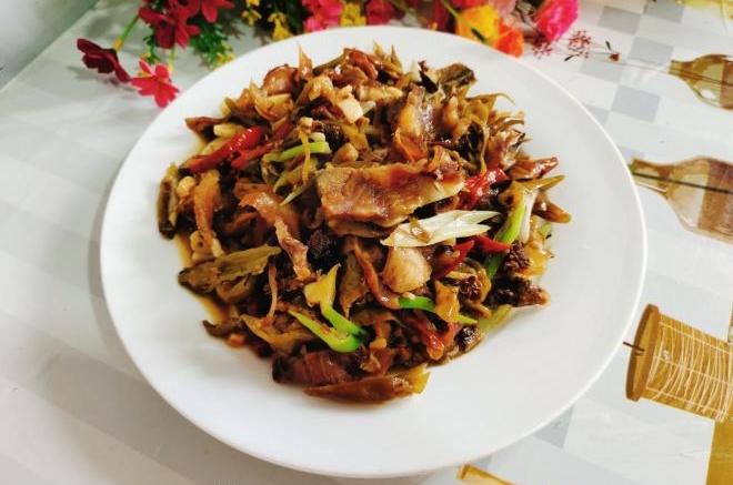 酸辣椒炒牛脸