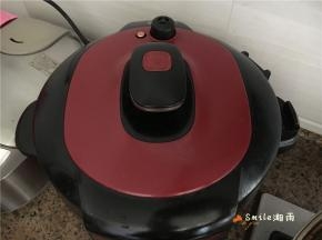 倒入电压力锅炖 30分钟。