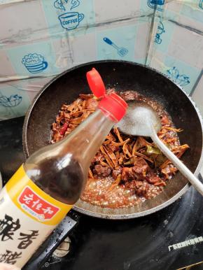 放入半汤勺香醋去腥增香！