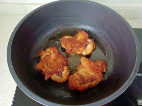 全程小火两面煎熟即可！