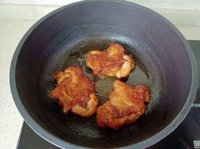 全程小火两面煎熟即可！