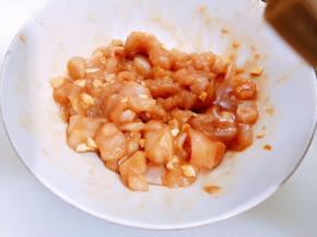 加入芝麻油拌匀