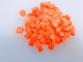 胡萝卜切成小丁