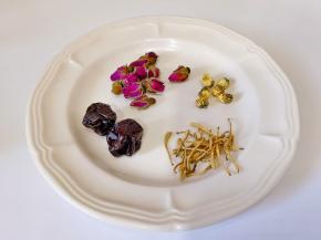 食材：乌梅，金银花，玫瑰花，胎菊。
