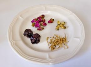 食材：乌梅，金银花，玫瑰花，胎菊。