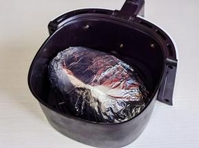 再包一层锡纸，空气炸锅180度烤30分钟。