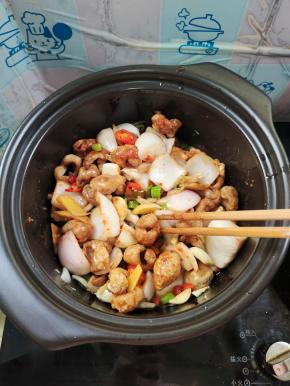 用筷子翻炒均匀！