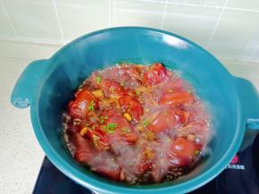 出锅前撒点葱花。