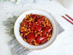 软糯软糯的猪蹄就炖好了。