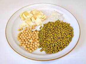 食材：绿豆，百合，黄豆。
