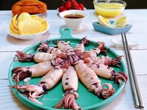 白灼小鱿鱼入口鲜美滑嫩脆爽好吃到停不下来哦