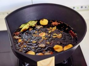 烧开转小火煮10分钟。