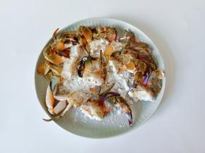 粘上一层玉米淀粉。