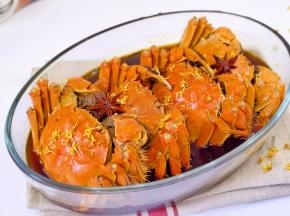 秋天的大闸蟹肥美。