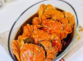 如果你喜欢吃醉蟹，生的不放心，不妨试一试熟醉蟹。