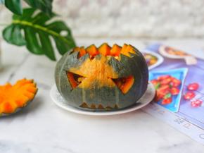 炒饭和贝贝南瓜的香味融合，口感瞬间upup，好吃到转圈圈～
