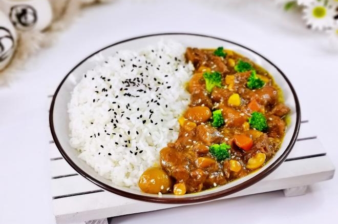 板栗咖喱牛肉饭