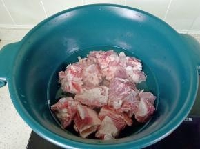 排骨冷水下锅