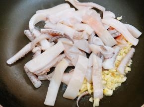 加入鱿鱼条