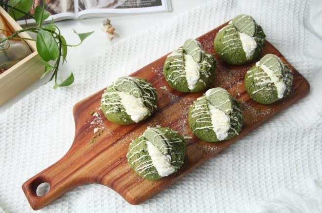 抹茶酥粒奶油面包