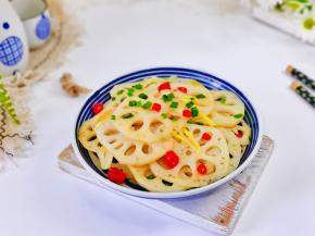 撒上葱花拌均匀即可。