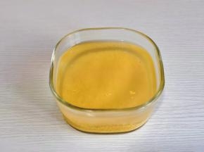 小米淘洗干净，泡30分钟。