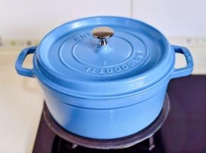 盖上盖子烧开，转小火15分钟。