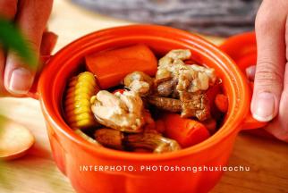 时间到了，炖好了。