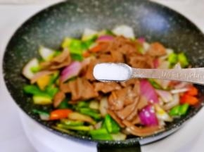 按个人口味加盐调味。