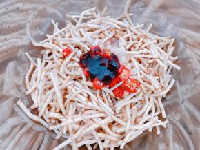 加入生抽，醋，蚝油拌匀