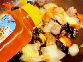 滴入鸡汁炒出来的味道特别鲜美