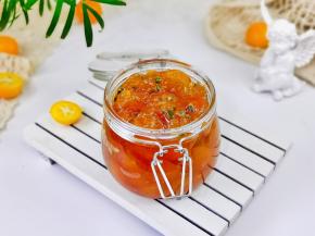 装入密封罐中冷藏保存。