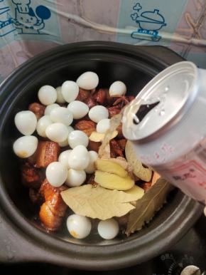 倒入一瓶啤酒！