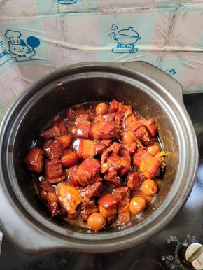 盖上盖子，再小火煮20分钟！