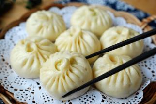 关火后静等3分钟再打开盖子，以免形成回缩。