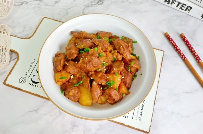 酱香牛肉焖土豆