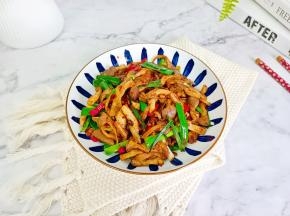 香辣开胃的孜然蘑菇就做好了。