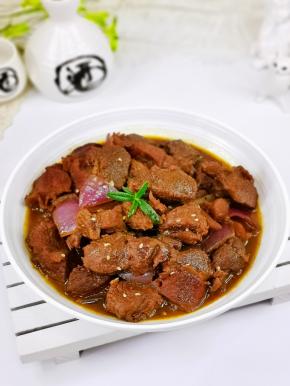 牛肉软烂入味。