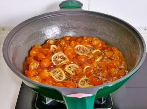 金桔晶莹透亮即可。